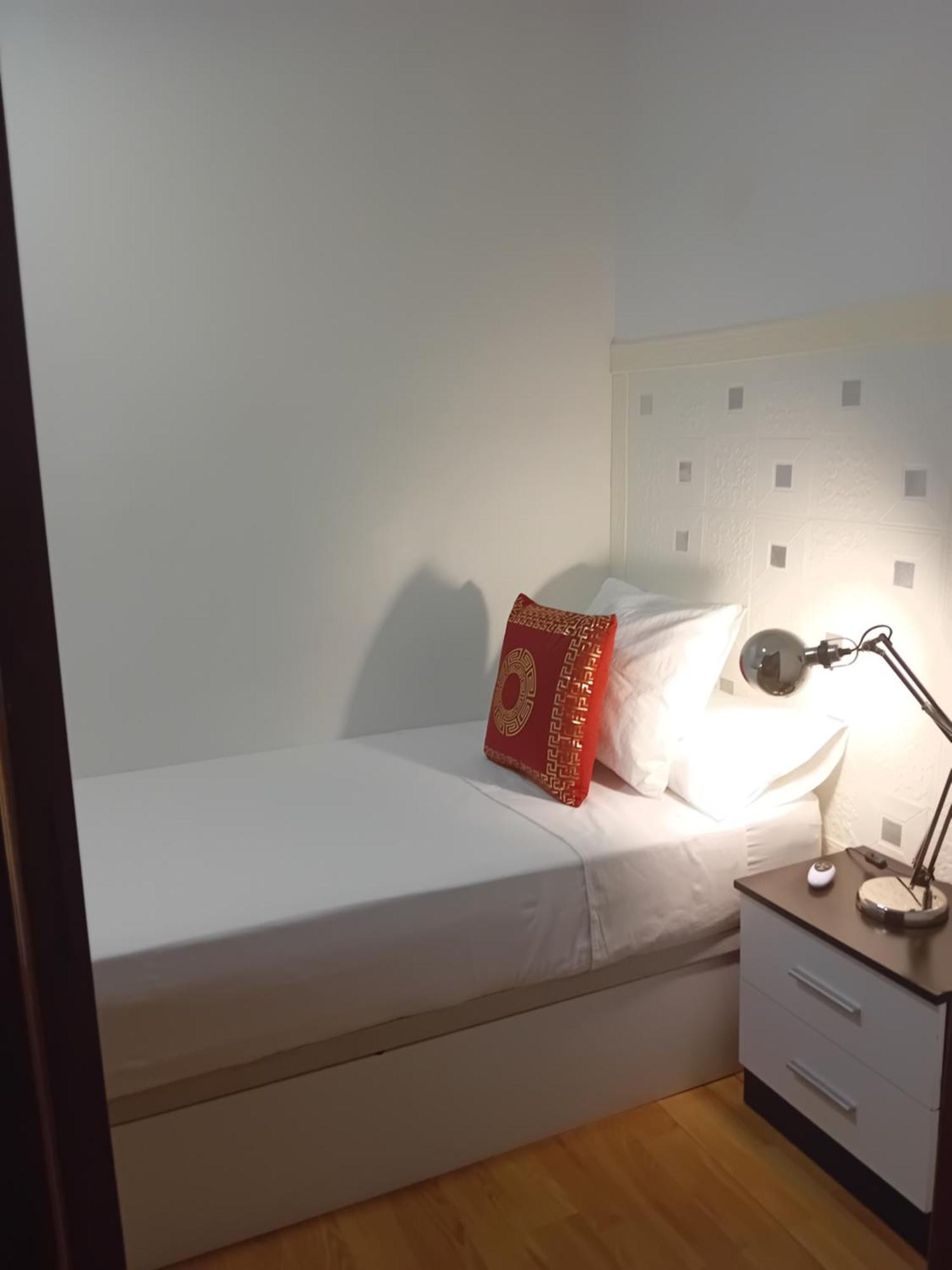 Apartamento Compartido Excelente Ubicacion เอลปรัตเดยูเบรกัต ภายนอก รูปภาพ